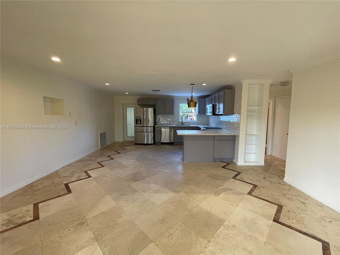 Foto principal - 1107 NE 8th St