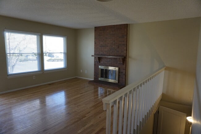 Building Photo - 16056 E Oxford Dr