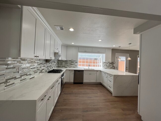 Building Photo - 67 Monticello