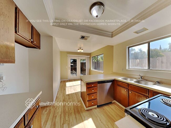 Foto del edificio - 137 Catalpa Ln
