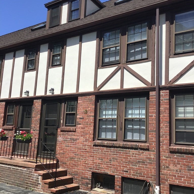 Primary Photo - 247 Washington St