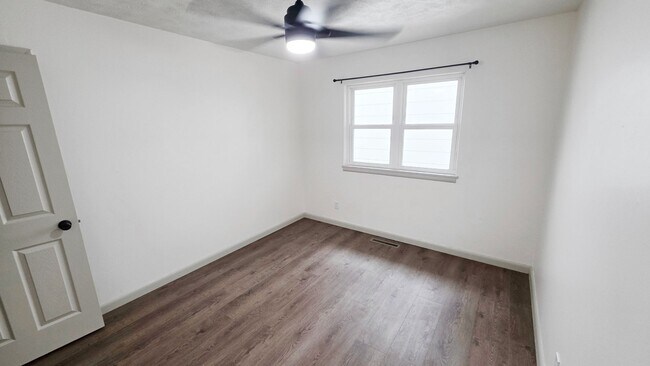 Foto del edificio - 2026-2028 S Fairway Ave