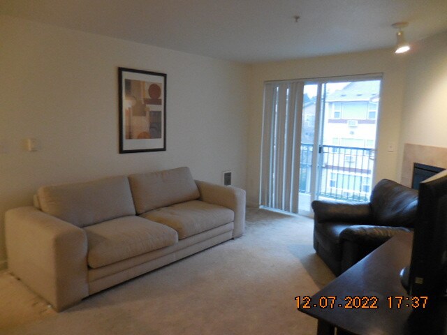 Building Photo - 750 NW 185th Ave