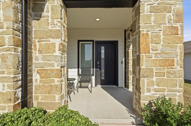 Building Photo - 526 Millbrook Blvd