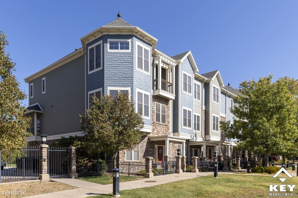 Primary Photo - 2 br, 3.5 bath Townhome - 3308 Victor Pl