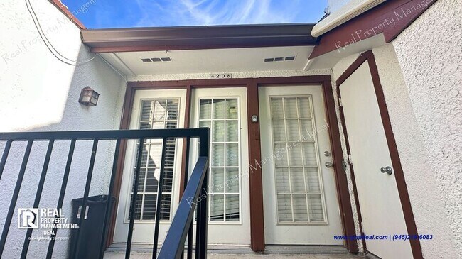 Foto del edificio - LOVELY HOME IN DALLAS - 1BR/1 BA $1150 ONL...
