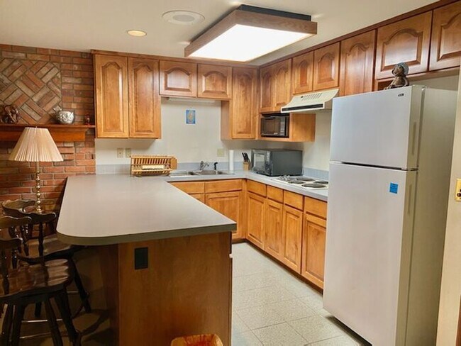 Foto del edificio - Spacious & Beautiful 1 Bedroom, 1 Bath Bas...