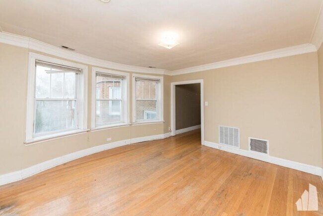 Foto del edificio - 2 bedroom in Chicago IL 60640