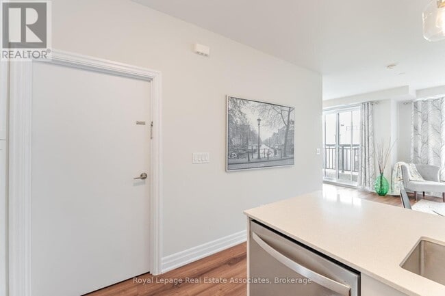 Photo du bâtiment - 665 Cricklewood Dr.