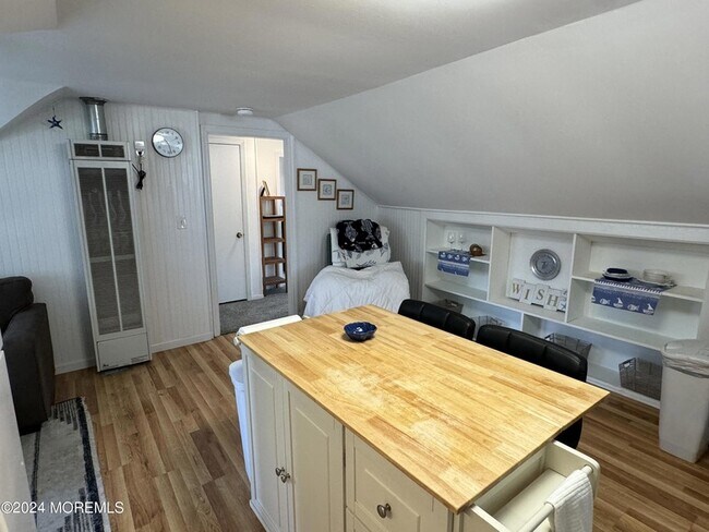 Building Photo - 712 Stone Harbor Ave