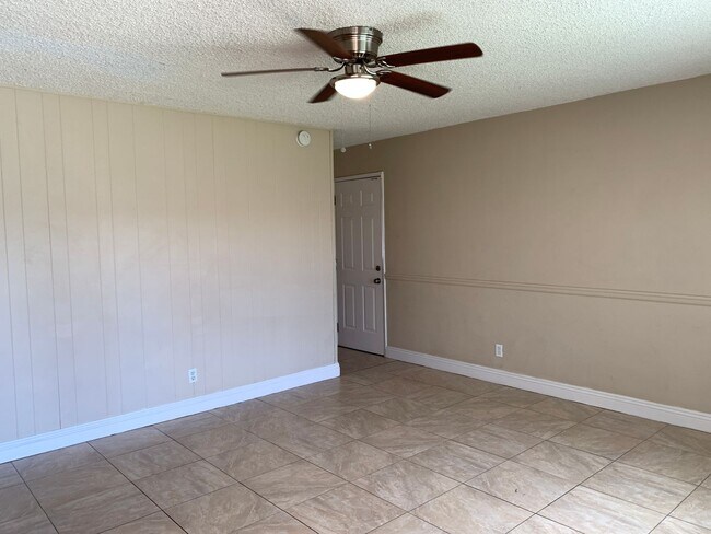 Foto del edificio - Super Cute 3 Bedroom Home For Rent in Oild...