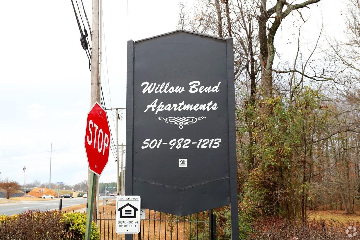 Foto del edificio - Willow Bend I and II Apartments
