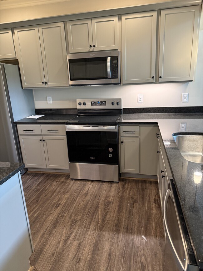 Building Photo - 4413 Lennox Pl