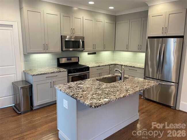 Foto del edificio - 2321 Barry St