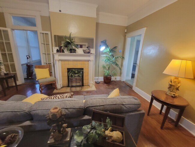 Foto del edificio - 311 E 37th St