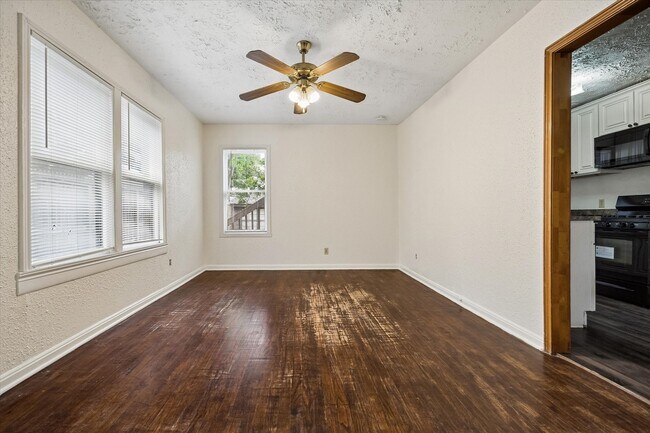 Foto del edificio - 2308 McClendon St