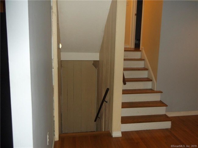 Building Photo - 90 Annette Pl