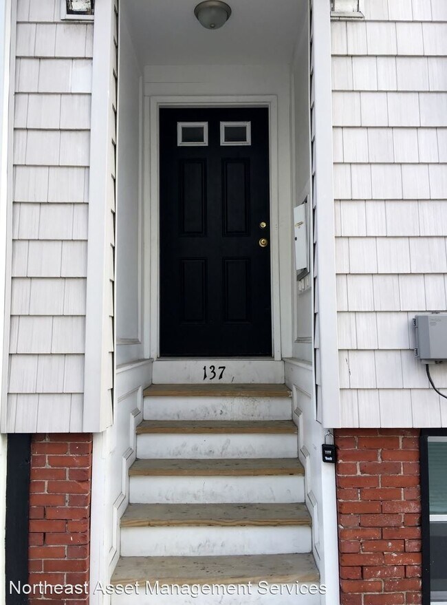 Foto del edificio - 1 br, 1 bath House - 137 W 9th St Unit 2