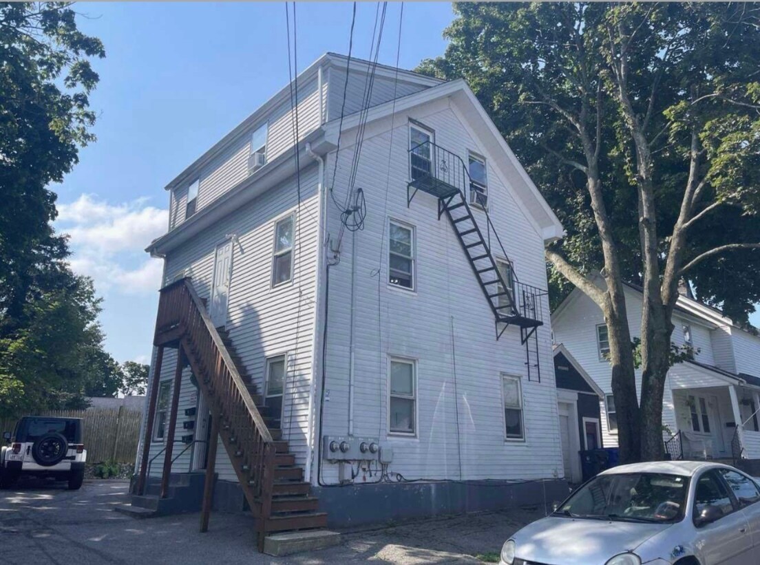 19 Wood St Unit 2, Pawtucket, RI 02860 Apartments in Pawtucket, RI