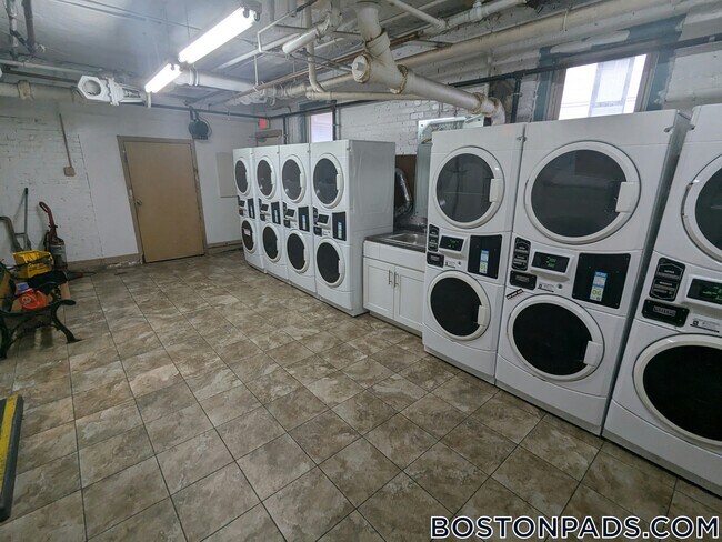 Foto del edificio - 131 Washington St