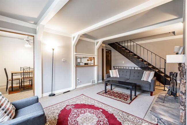 Building Photo - 2 br, 1.5 bath Condo - 6956 North Raintree...