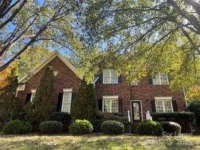 Building Photo - 113 Abbotsbury Ct