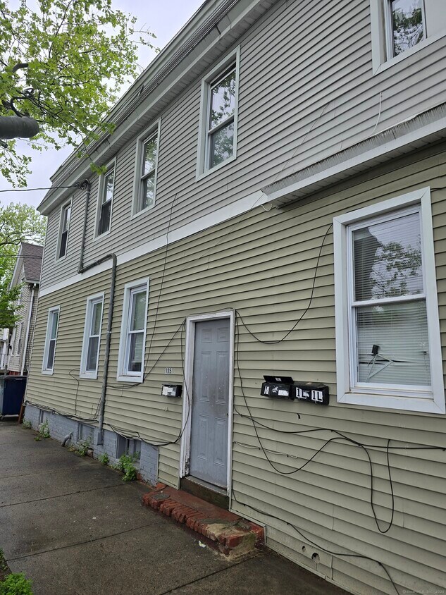 Foto principal - 108 Greenwood St
