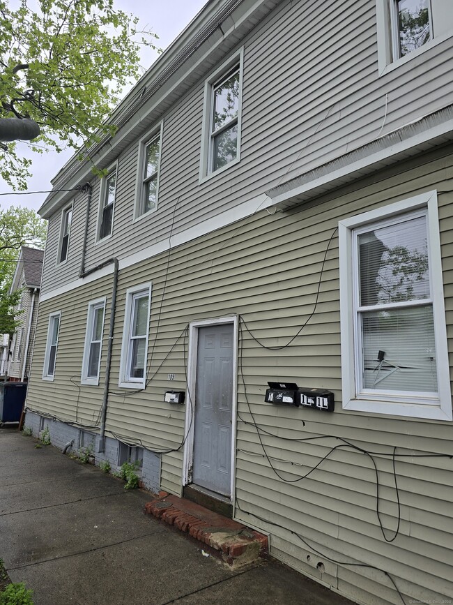 Building Photo - 108 Greenwood St