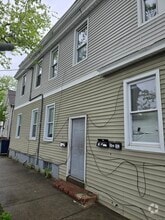 Building Photo - 108 Greenwood St