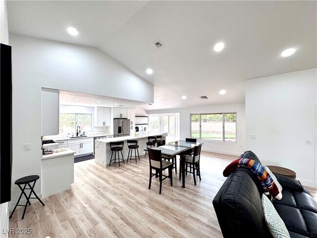 Building Photo - 9053 Firebird Dr
