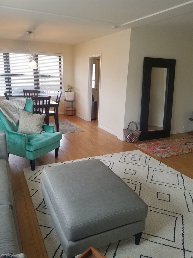 Foto del edificio - 5325 N Francisco Ave