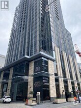 Building Photo - 11-2611 Yorkville Ave
