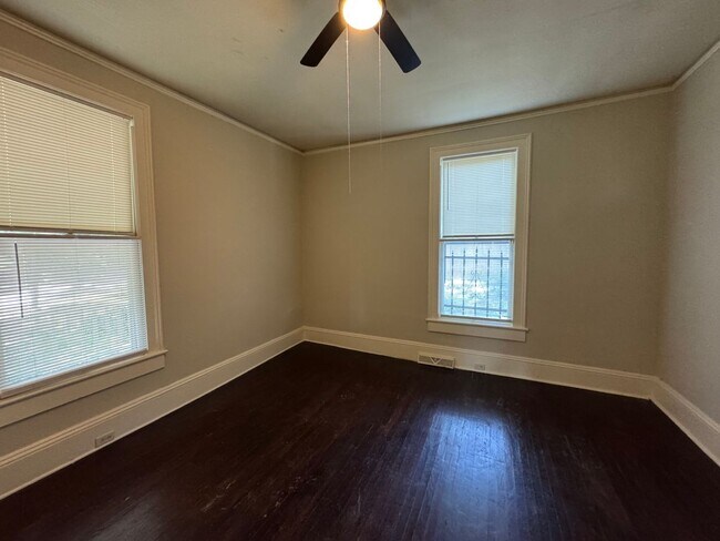 Foto del edificio - Large 4/2.5 House in S Rome $1,395
