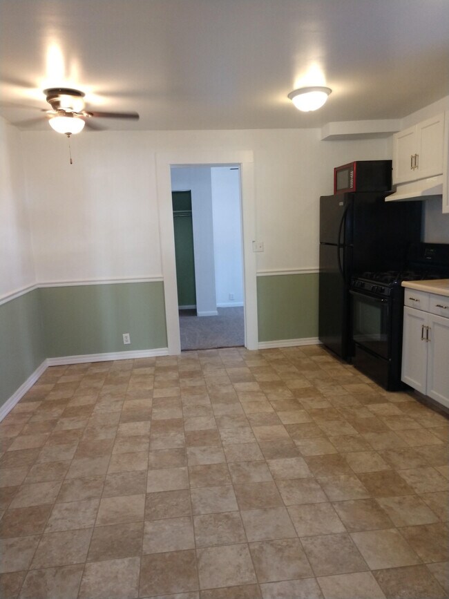 130 E. Chestnut St., Wauseon, OH 43567 Townhouse for Rent in Wauseon