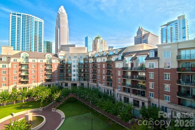 Foto del edificio - 300 W 5th St
