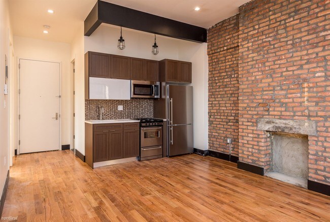 Building Photo - 773 Grand St