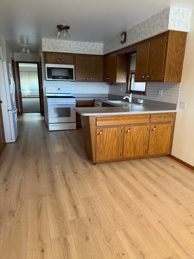 Foto del edificio - 6614 W Devon Ave