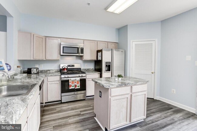 Foto del edificio - 8605 Willow Leaf Ln