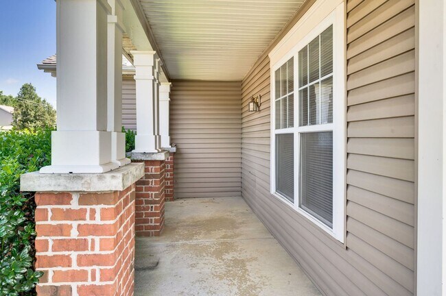 Foto del edificio - Awesome 4BE-Office/Bonus Room/ 2BA Home in...