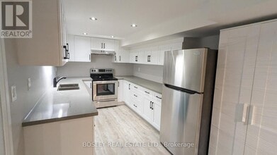 Building Photo - 40 Smyth Crescent