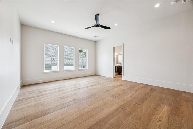 Building Photo - 7203 Tickner St