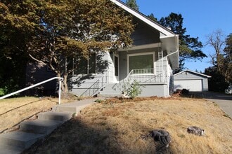 Building Photo - 2913 E 15th Ave