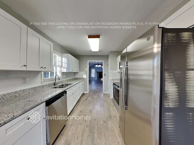 Building Photo - 450 Leigh Kay Dr