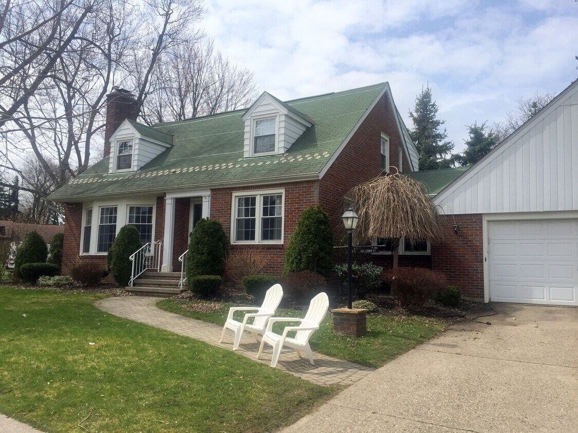 122 Garden Ct, Buffalo, NY 14226 House Rental in Buffalo, NY