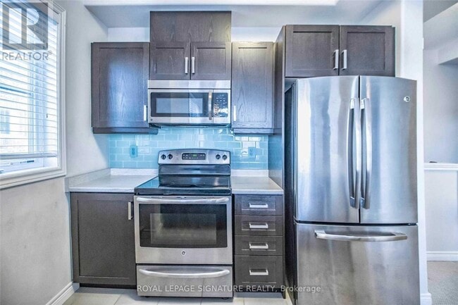 Building Photo - 225 Westbank Trail