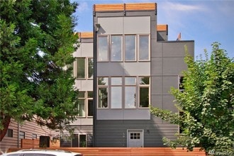 Building Photo - 5953 Fauntleroy Way SW