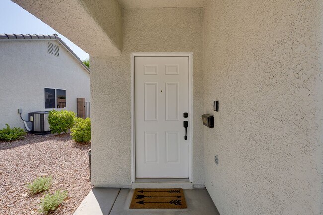 Building Photo - CHARMING 2 BEDROOM TOWNHOME IN SOUTHERN HIGHLANDS