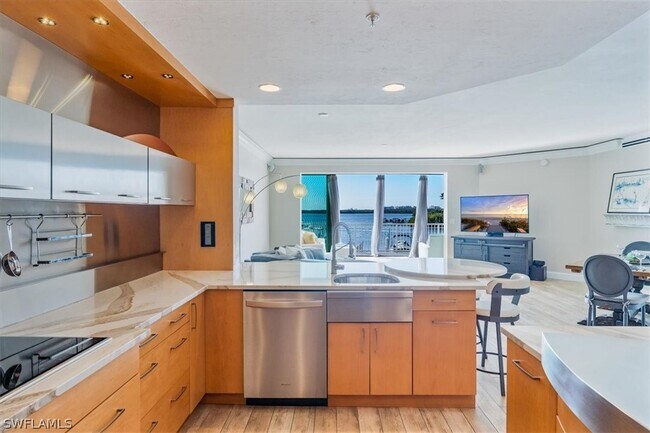 Foto del edificio - 4975 Bonita Beach Rd SE