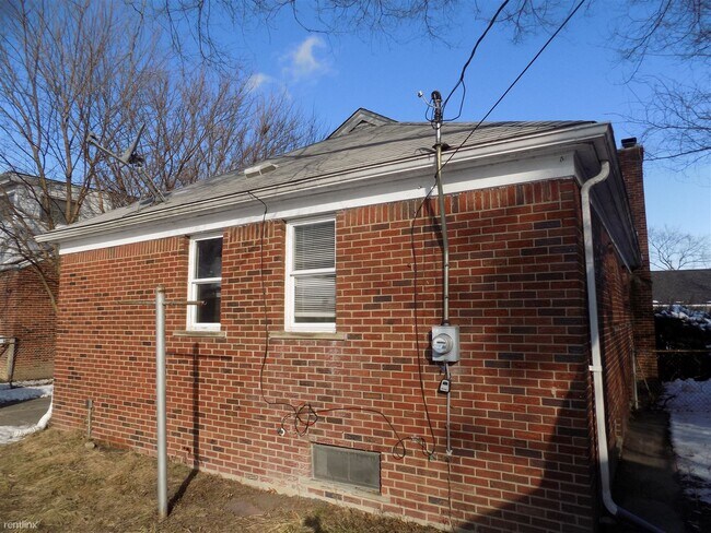 Building Photo - 3 br, 1.5 bath House - 15834 Collingham Dr