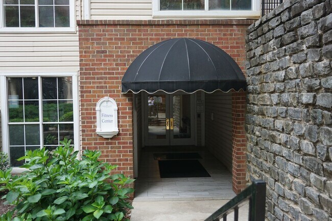 Foto del edificio - An Oasis at The Fountains in McLean